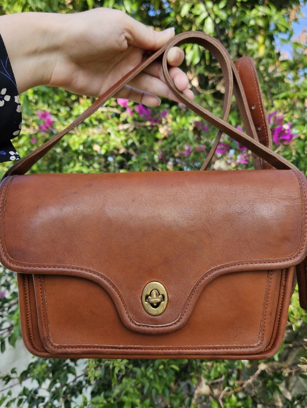 Vintage Coach Kent Crossbody Bag 9916 British Tan USA Made Leather Hangtag Turnl